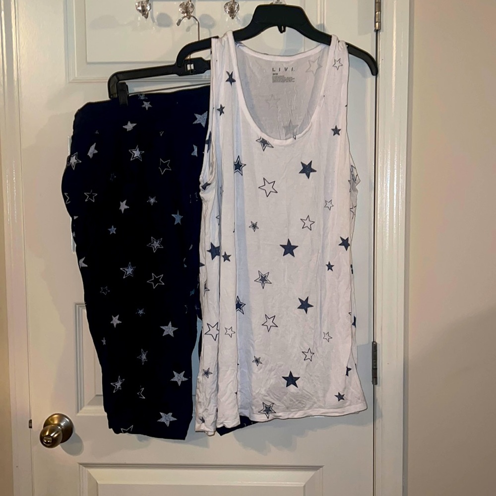 2 piece livi active set. Worn once. Size 18/20